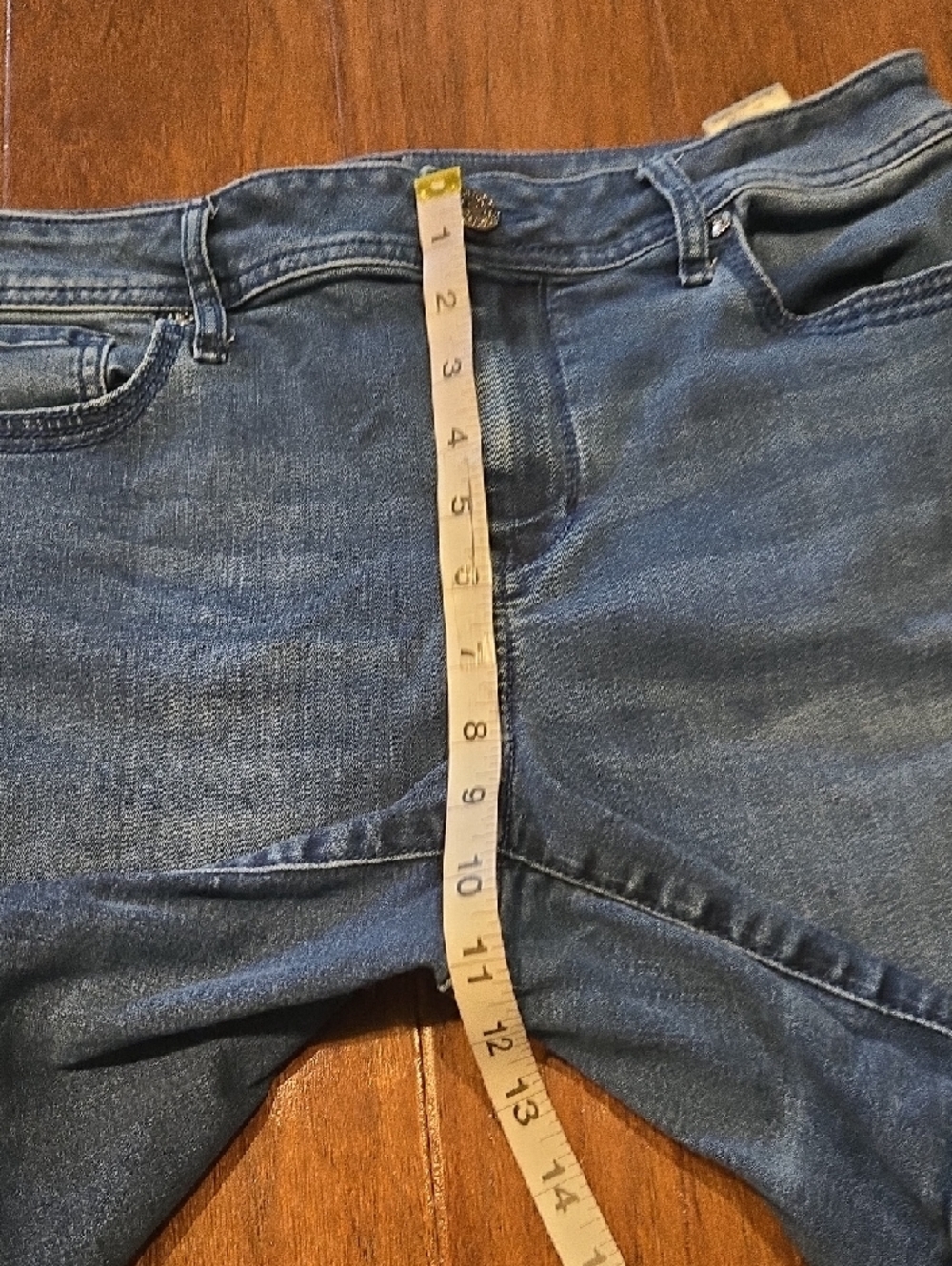 Seven7 Denim Shorts in Medium Blue Wash - Picture 11 of 13